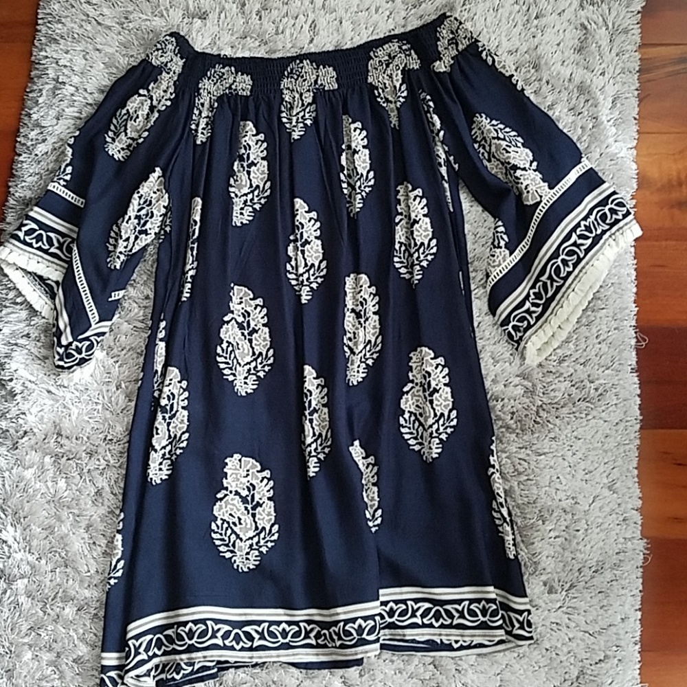 Cute off shoulder dress/top